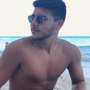 Meet your Posher, Christian